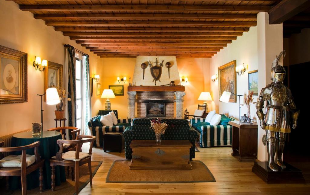 Posada Real Del Pinar Pozal de Gallinas Екстериор снимка